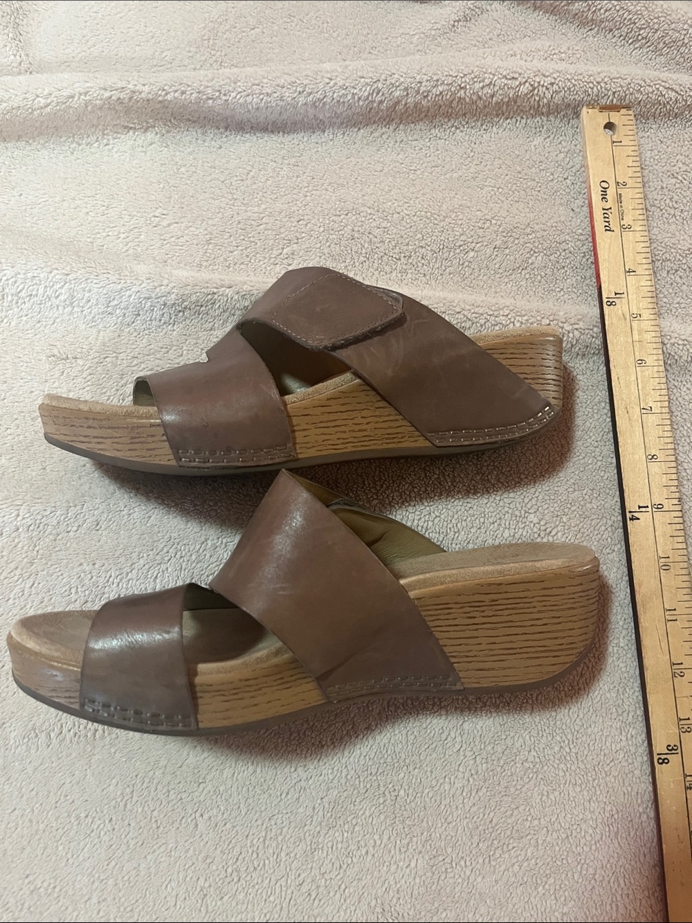 Women's Taupe Slide Sandal Wedge with Cross-Strap 39